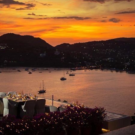 Tentaciones Hotel & Lounge Pool - Adults Only Zihuatanejo Exterior photo