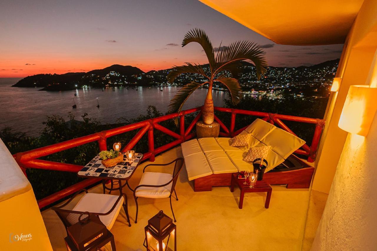 Tentaciones Hotel & Lounge Pool - Adults Only Zihuatanejo Exterior photo