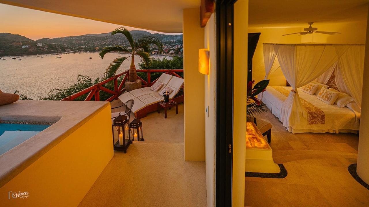 Tentaciones Hotel & Lounge Pool - Adults Only Zihuatanejo Exterior photo