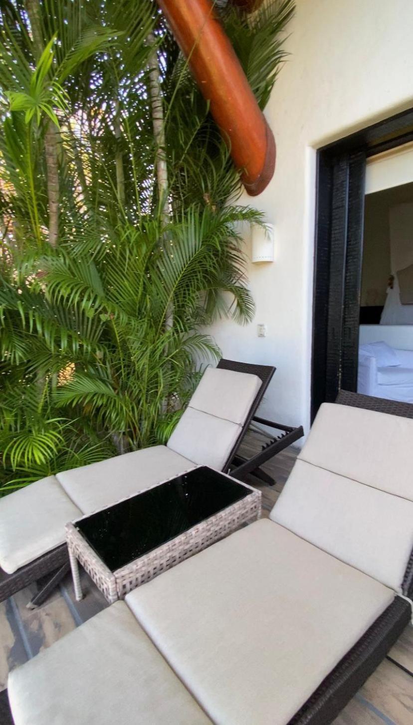 Tentaciones Hotel & Lounge Pool - Adults Only Zihuatanejo Exterior photo