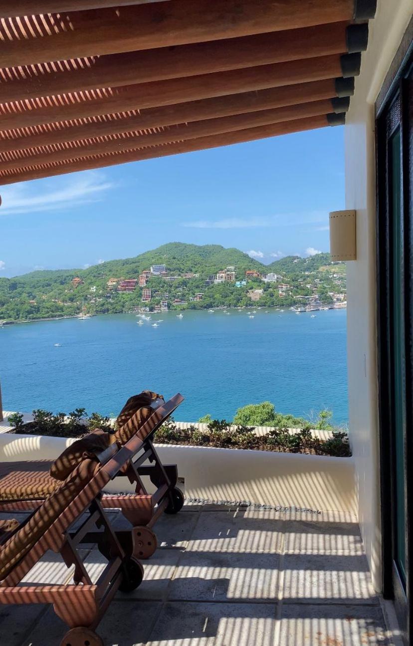 Tentaciones Hotel & Lounge Pool - Adults Only Zihuatanejo Exterior photo