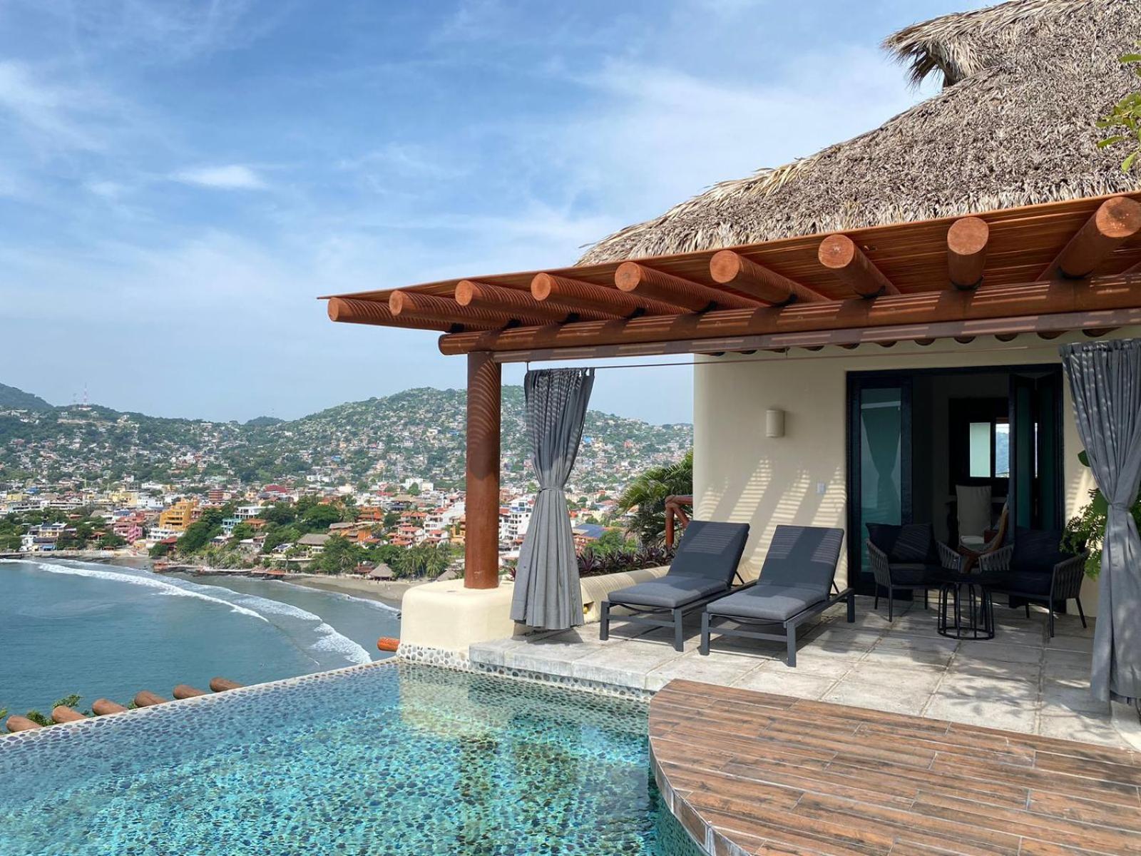 Tentaciones Hotel & Lounge Pool - Adults Only Zihuatanejo Exterior photo