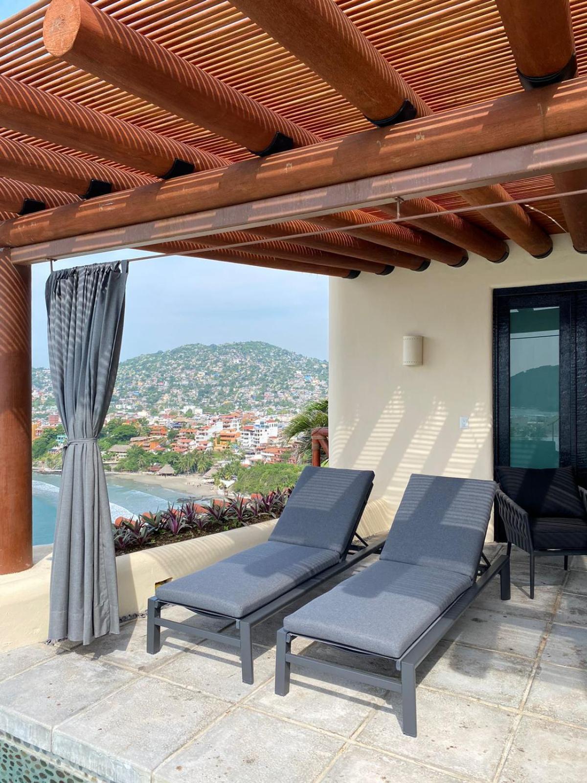 Tentaciones Hotel & Lounge Pool - Adults Only Zihuatanejo Exterior photo