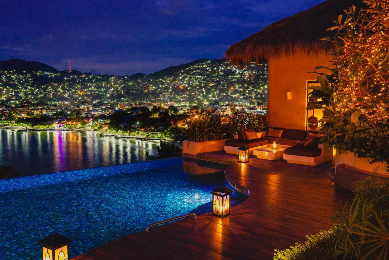 Tentaciones Hotel & Lounge Pool - Adults Only Zihuatanejo Exterior photo